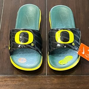 DS NWT NIKE UNIVERSITY OF OREGON DUCKS BENASSI SOLARSOFT SLIDES SZ MENS 8 RARE